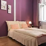 Clear And Cozy Apartment 21A